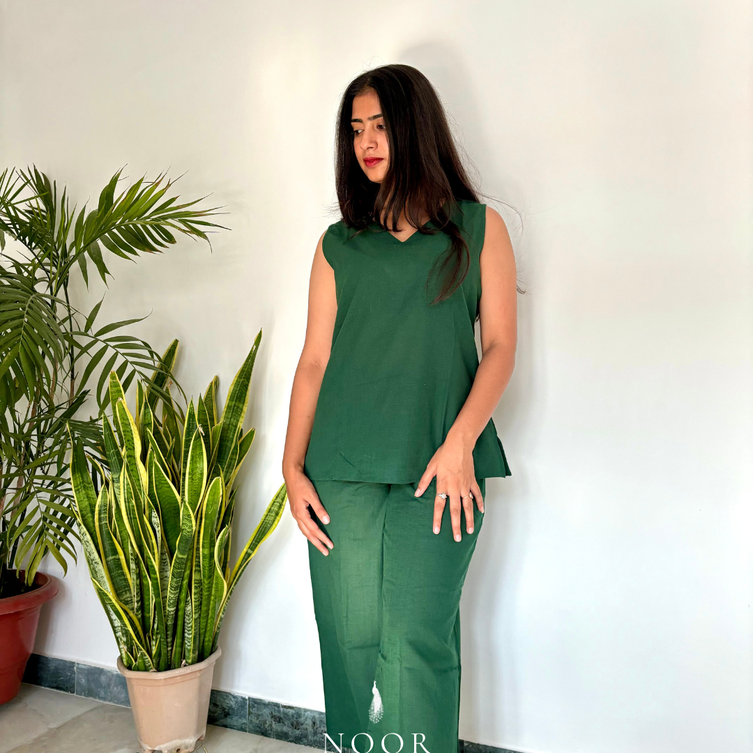 cotton green noor by hansa v-neck co-ord set that’s as comfy as your favourite loungewear but sharp enough for the office! hand-made from an ultra-soft cotton blend, it stays vibrant wash after wash with zero colour bleeding. perfect for those days when you want to feel cozy and look effortlessly chic!
