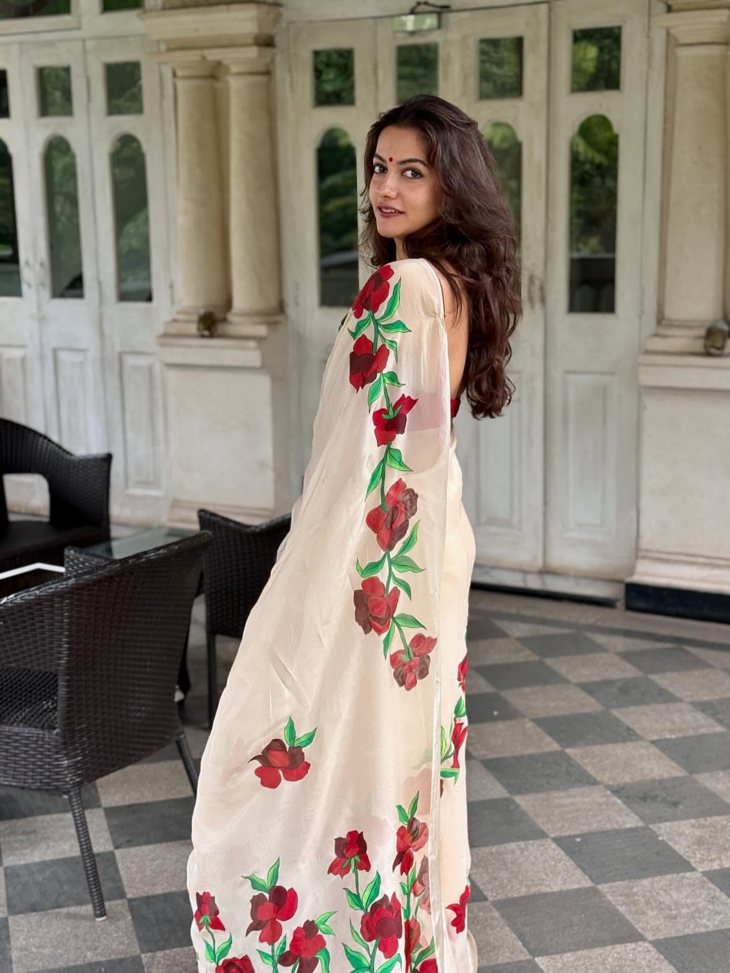 hand painted sarees
handpainted sarees
handpainted sari
hand painted saris
jaipur sarees
handcrafted saris
organza silk sarees
tissue sarees
tissue saris
organza silk saris
noorbyhansa
noor by hansa