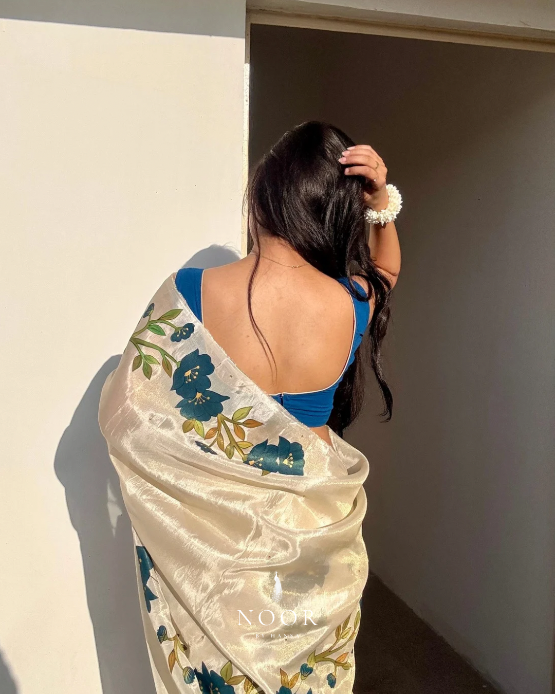 hand painted saree in tissue silk by noor by hansa, hand painted sarees
handpainted sarees
handpainted sari
hand painted saris
jaipur sarees
handcrafted saris
organza silk sarees
tissue sarees
tissue saris
organza silk saris
noorbyhansa
noor by hansa