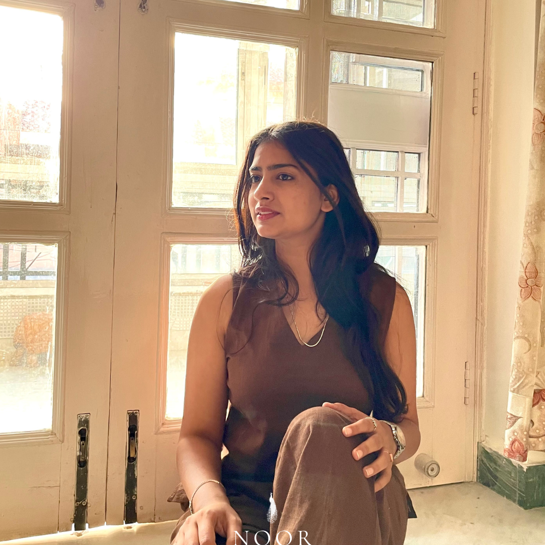 coffee brown cotton noor by hansa v-neck co-ord set that’s as comfy as your favourite loungewear but sharp enough for the office! hand-made from an ultra-soft cotton blend, it stays vibrant wash after wash with zero colour bleeding. perfect for those days when you want to feel cozy and look effortlessly chic!