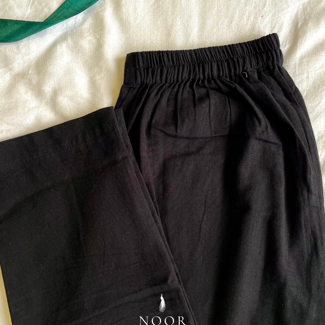 linen straight fit pants noor by hansa rose pink black brown grey ecru white crafted from a luxe linen-cotton blend that feels as good as it looks. available in five vibrant colours, they're really made for the indian body type - no more fitting into what was not made for us!
style tip pair these pants with linen shirts, cotton kurtas or basic tank tops for a chic look on a busy day!