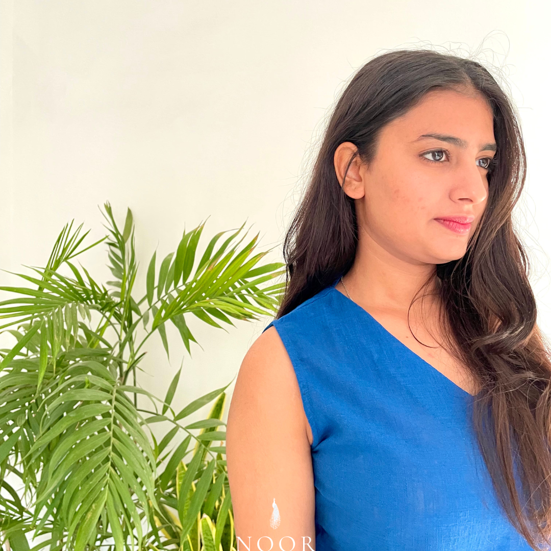 blue cotton noor by hansa v-neck co-ord set that’s as comfy as your favourite loungewear but sharp enough for the office! hand-made from an ultra-soft cotton blend, it stays vibrant wash after wash with zero colour bleeding. perfect for those days when you want to feel cozy and look effortlessly chic!