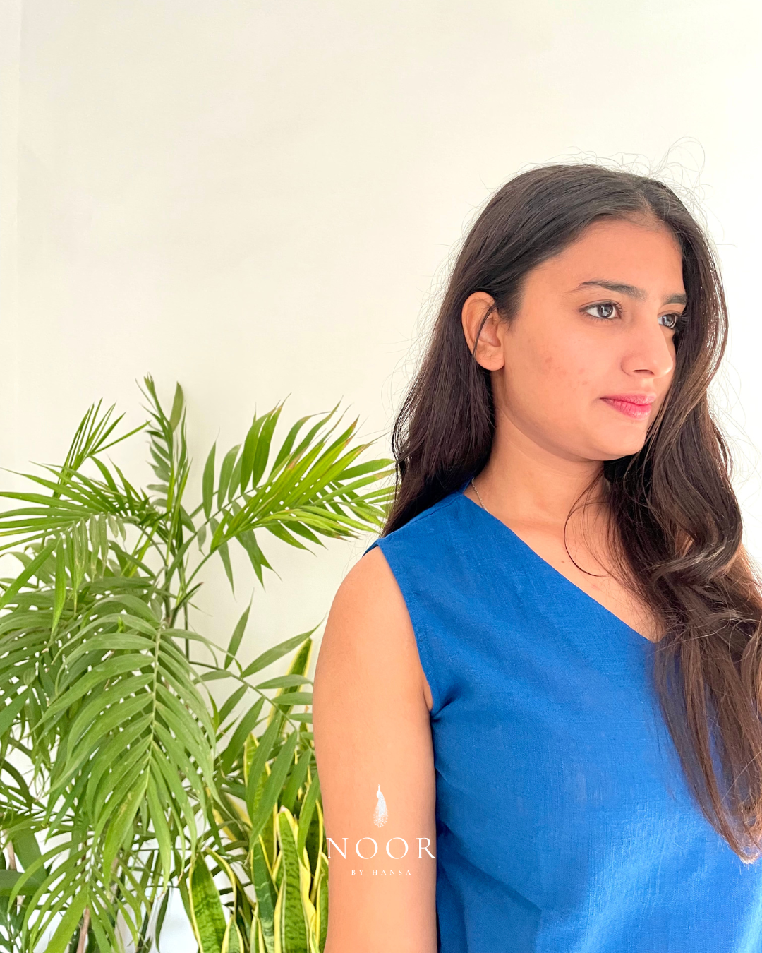 blue cotton noor by hansa v-neck co-ord set that’s as comfy as your favourite loungewear but sharp enough for the office! hand-made from an ultra-soft cotton blend, it stays vibrant wash after wash with zero colour bleeding. perfect for those days when you want to feel cozy and look effortlessly chic!