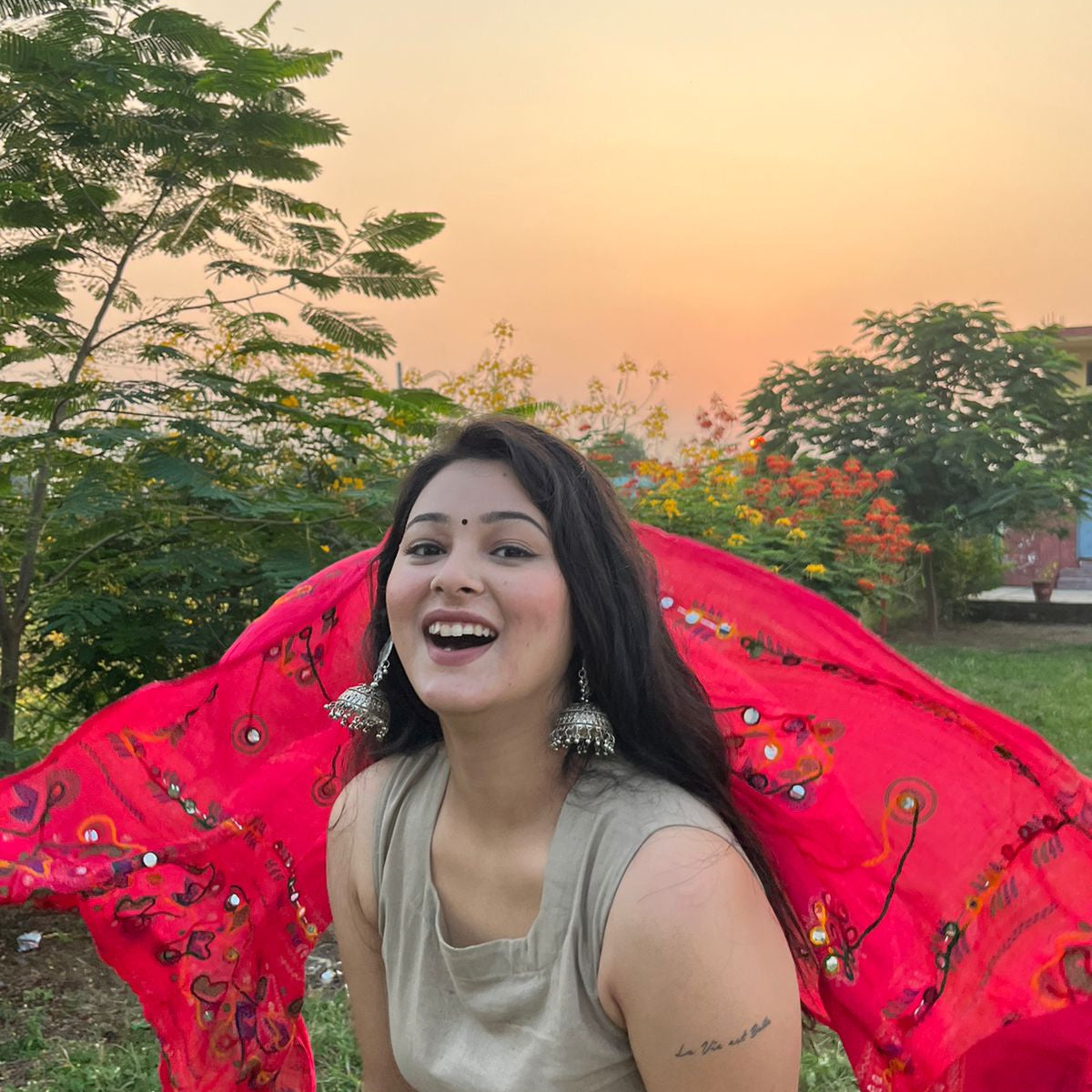 grey cotton linen noor by hansa kurta co-ord set, crafted from a luxe linen-cotton blend that feels as good as it looks. available in five vibrant colours, this playful set is perfect for office wear or a day full of running errands