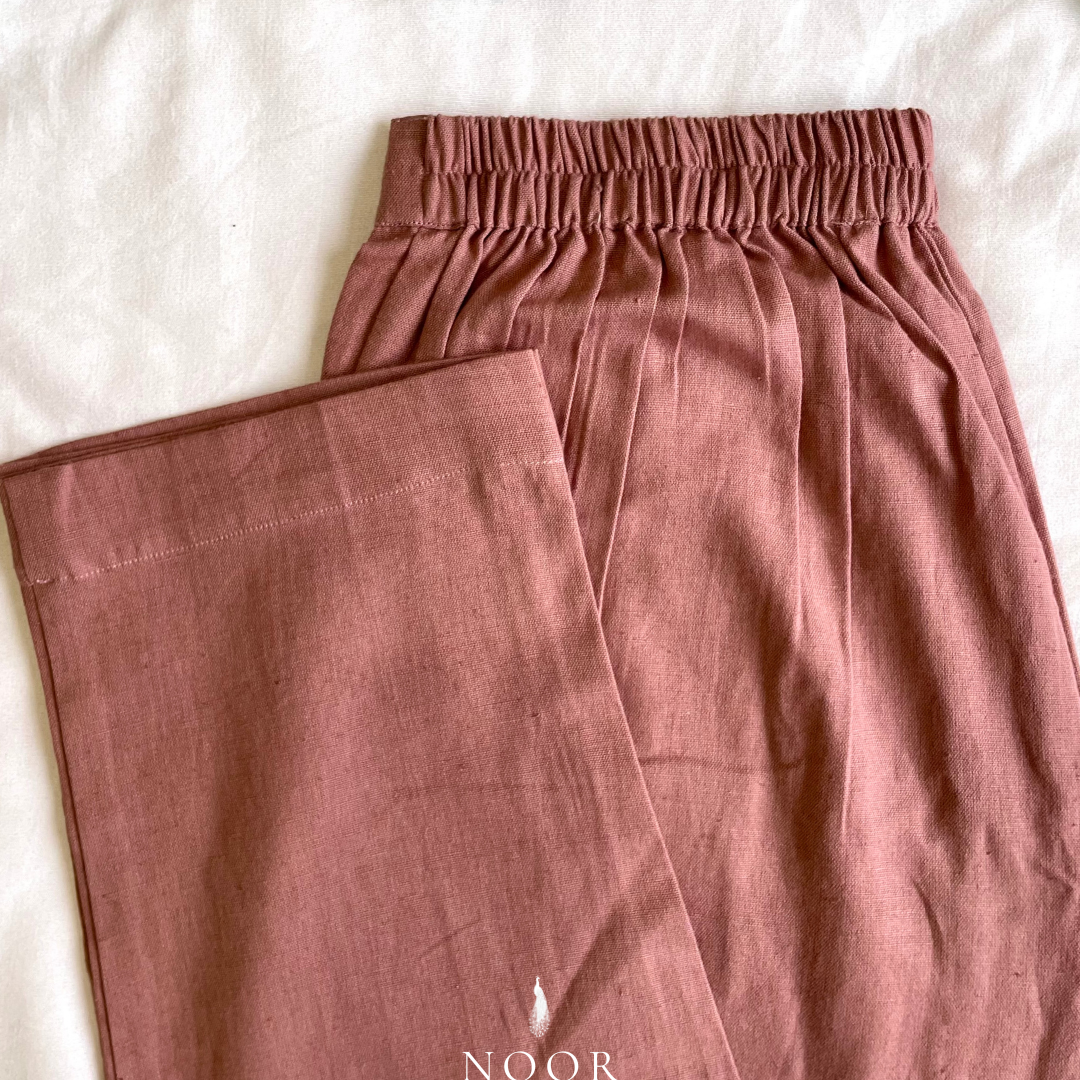 linen straight fit pants noor by hansa rose pink black brown grey ecru white crafted from a luxe linen-cotton blend that feels as good as it looks. available in five vibrant colours, they're really made for the indian body type - no more fitting into what was not made for us!
style tip pair these pants with linen shirts, cotton kurtas or basic tank tops for a chic look on a busy day!