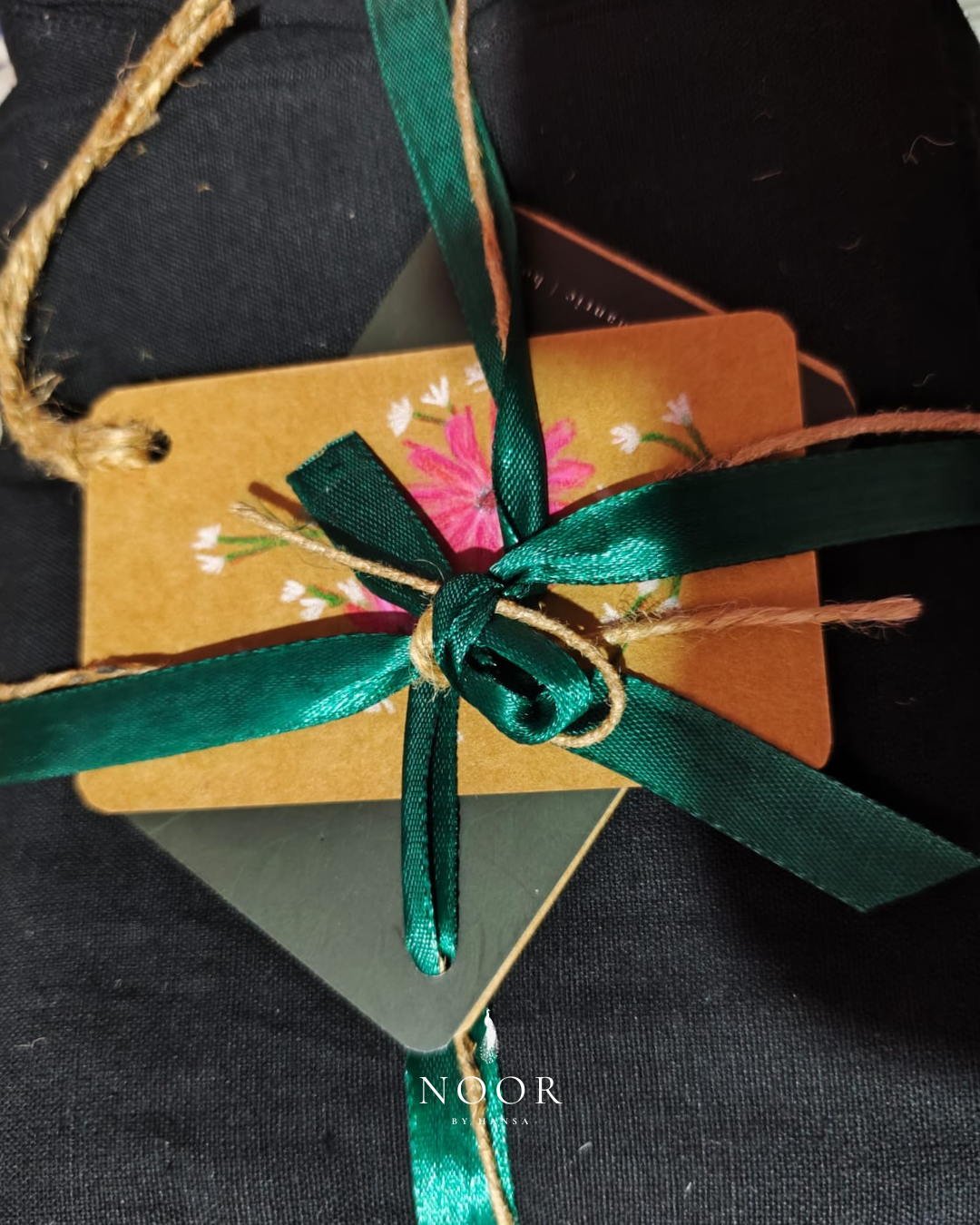 linen straight fit pants noor by hansa rose pink black brown grey ecru white crafted from a luxe linen-cotton blend that feels as good as it looks. available in five vibrant colours, they're really made for the indian body type - no more fitting into what was not made for us!
style tip pair these pants with linen shirts, cotton kurtas or basic tank tops for a chic look on a busy day!